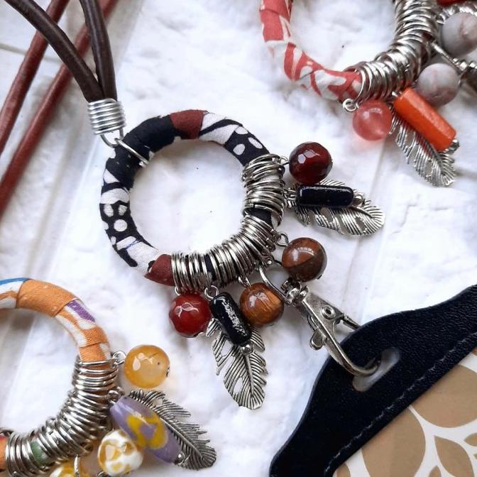 

Best Product!!! Kalung Id Card/ Lanyard Batik Batu Etnik Handmade (Komplit) Hitam - Paling Diminati