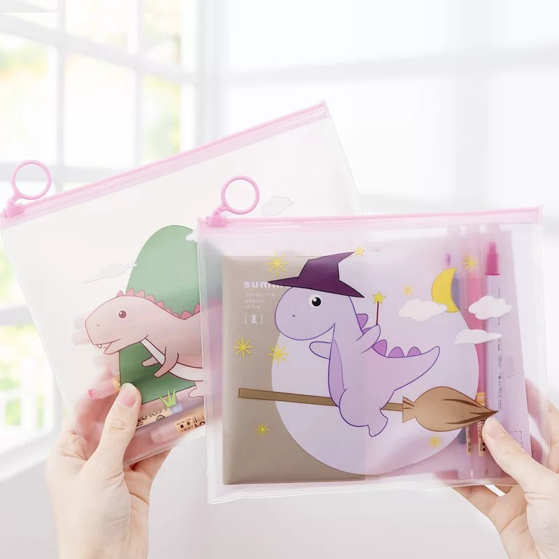 Tempat Pensil Model Korea Motif Dino Transparan - Kotak Pensil Dino - Tempat Pensil Dinosaurus Transparan Pouch Pensil Resleting Bening Tas Kosmetik Serbaguna Bening