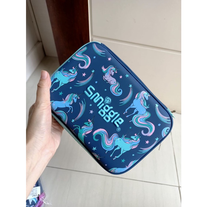 

Gilaa!!! Tempat Pensil Hardcase Smiggle Ori Plus Isi Terlaris