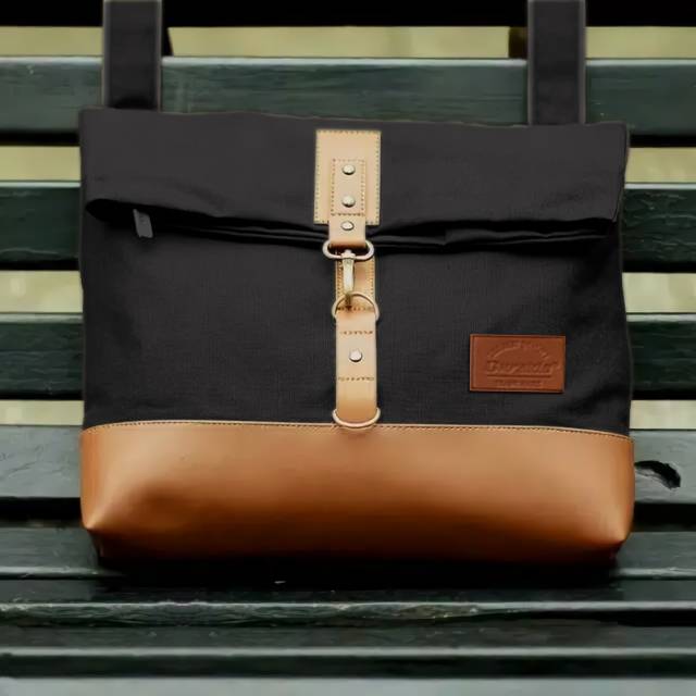 Mesenger bag tas slempang canvas