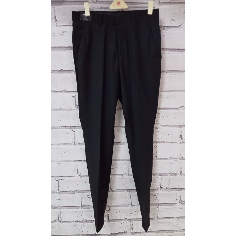 CELANA FORMAL PRIA REMUS BACCARAT HITAM SLIM FIT 02 29/38