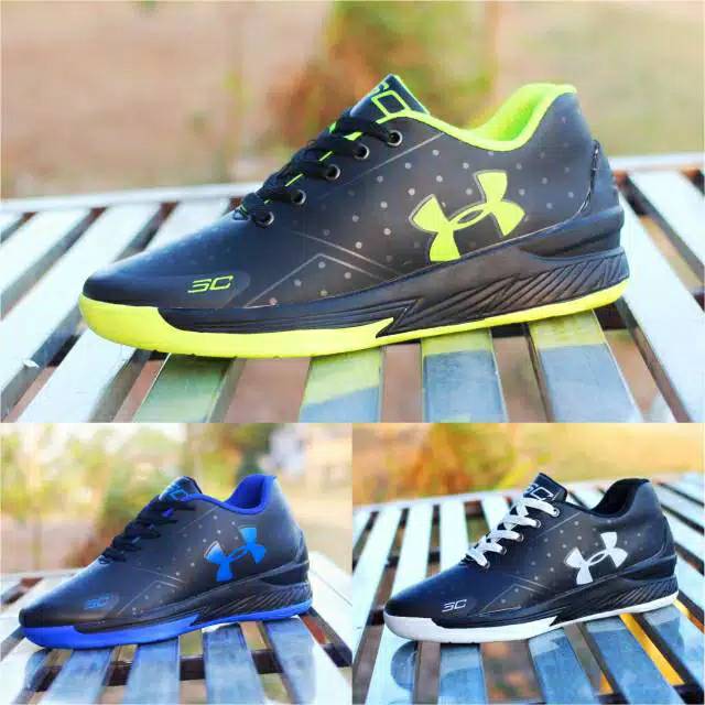 SEPATU SNEAKERS UNDER ARMOR
