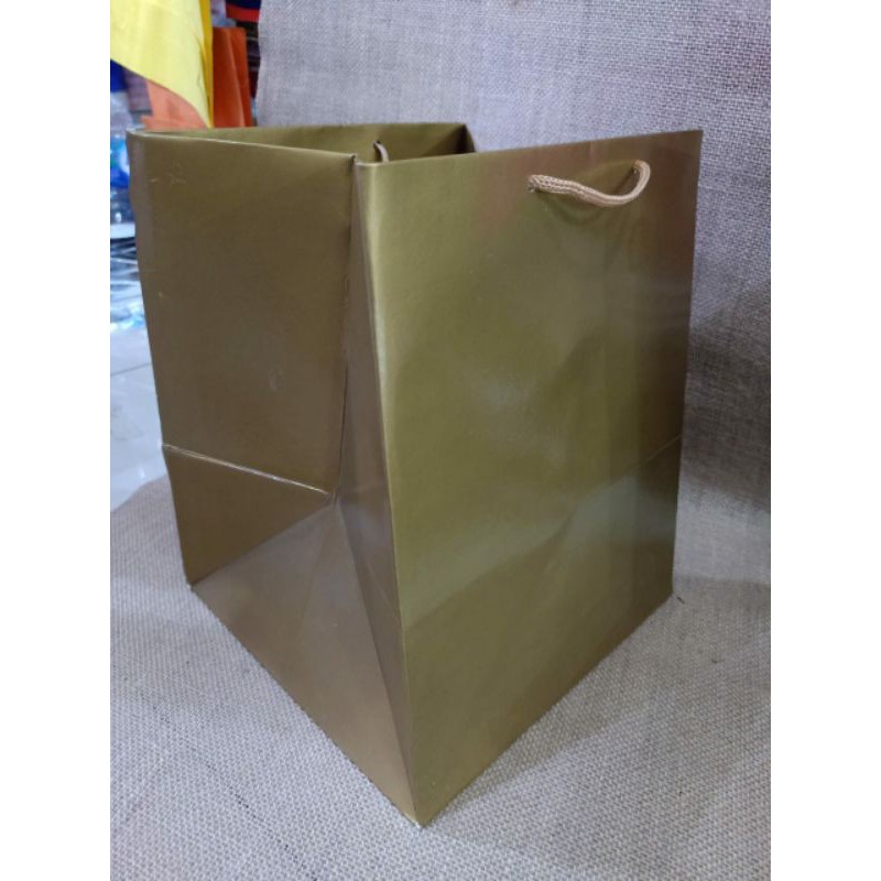 

paper bag nasi kotak 22 gold bahan tebal isi 12 pcs terlaris dan termurah