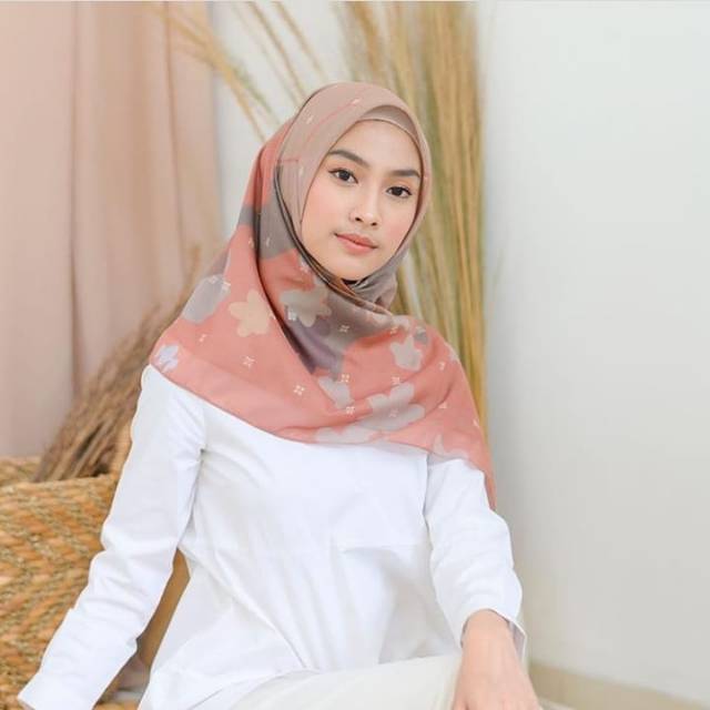 Kinaya Dianti - hijab voal printed scarf by kinaya.id