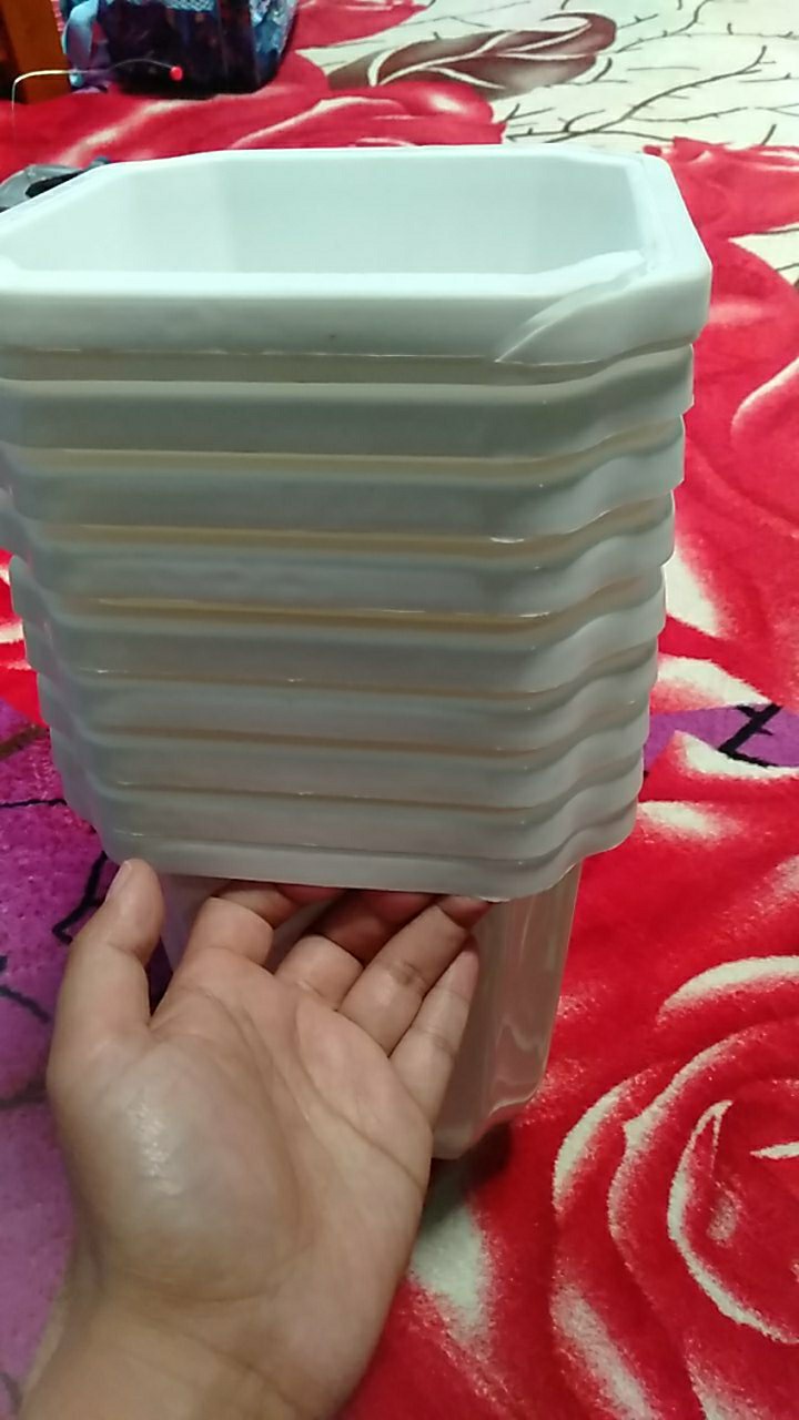 Pot Bunga Plastik Terra