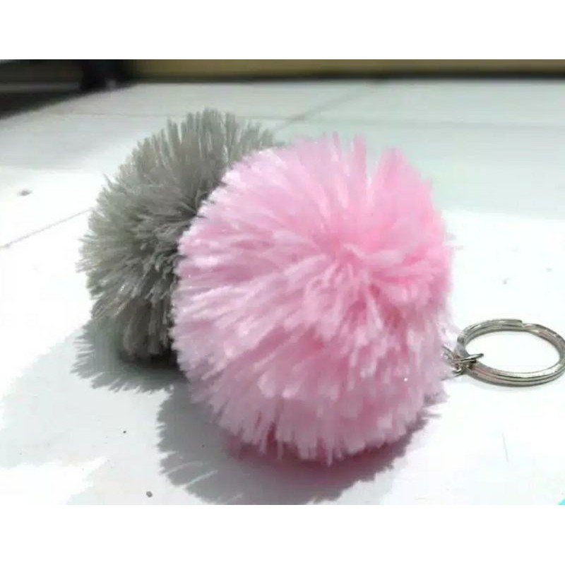 POM POM GANTUNGAN KUNCI DAN TAS CUTE BANGET