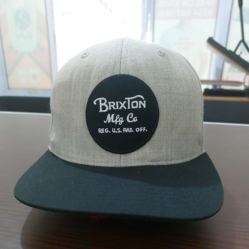 Snapback Brixton Mfg Second - Visor Hijau
