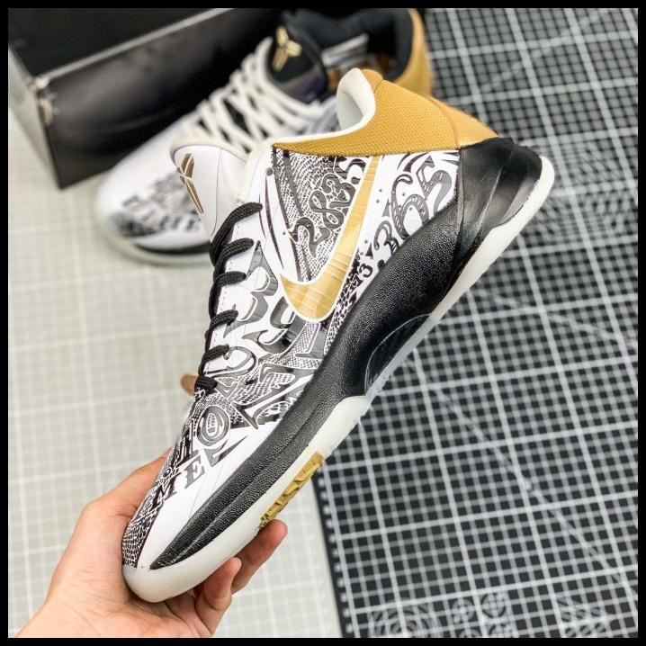 kobe v protro big stage