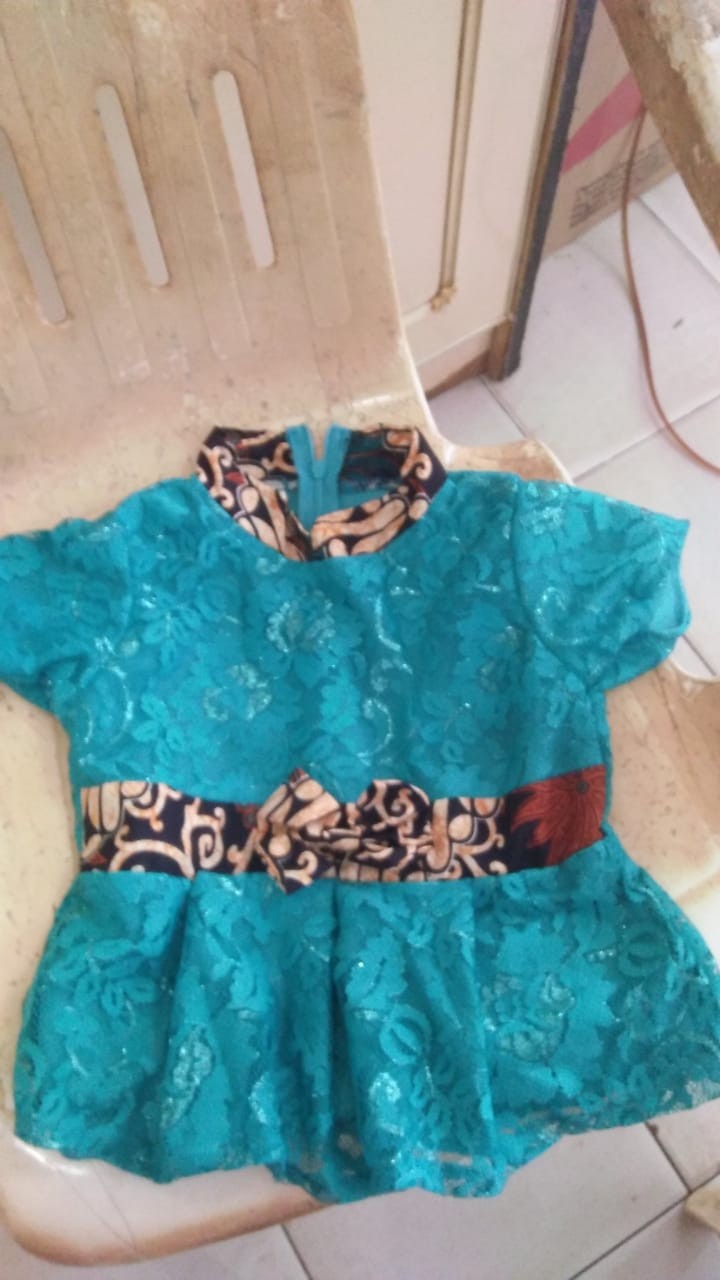 Lmi Peplum Ayu / Setelan Kebaya Batik Anak Usia  3 Tahun 