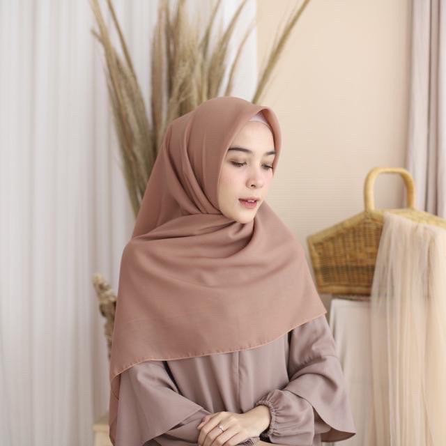 Jual HIJAB REYNA SQUARE HIJAB SEGIEMPAT - ROSE BROWN - POLYCOTTON PREMIUM  TERMURAH | Shopee Indonesia