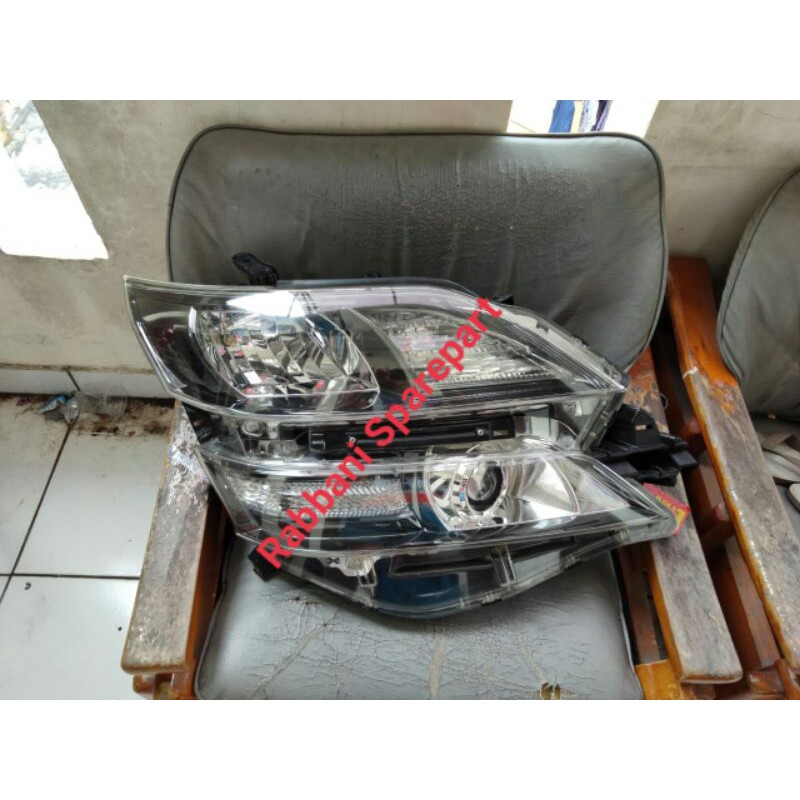 Headlamp Toyota Vellfire