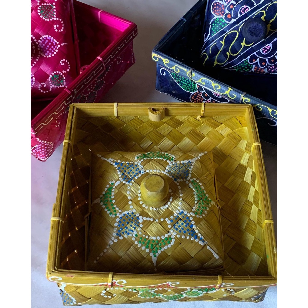 Tempat penyimpanan anyam Bambu