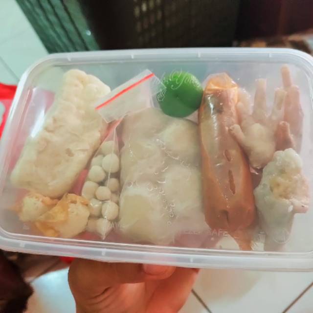 

Baso Aci Isi (Kornet Sapi, Ayam, Bakso Sapi, Mercon Cabai, Abon Sapi)