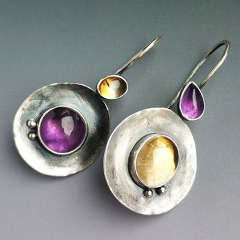 Anting Menjuntai Desain Batu Kristal Tribal Warna Silver Gaya Vintage Untuk Wanita