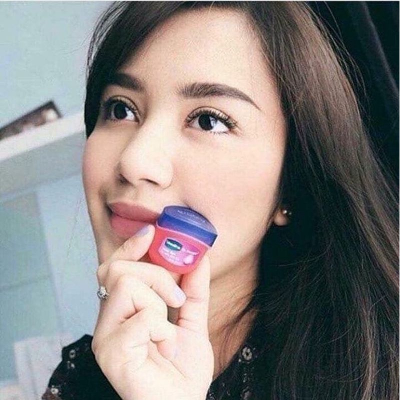 [ORIGINAL] Vaseline Cream Pelembab Bibir Rosy Lip Therapy Cream Pelembab Merawat Bibir