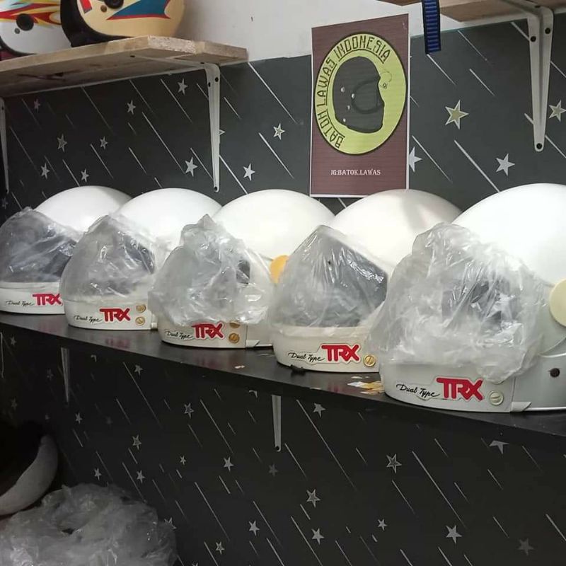 Helm trx jadul