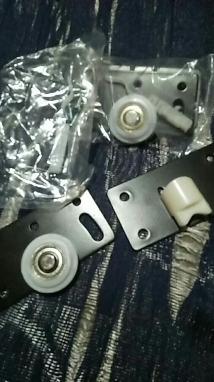 Roda Pintu Sorong Model Timbul Kode 380