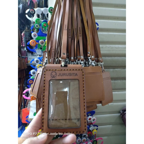 

NAME TAG ID CARD KULIT ASLI JURUSITA HOLDER ATAU GANTUNGAN ID CARD JURUSITA.