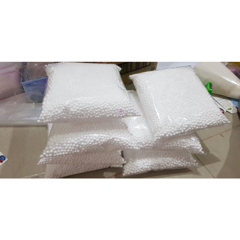 Butiran styrofoam putih bola gabus kemasan plastik  20x30 cm butirannya besar
