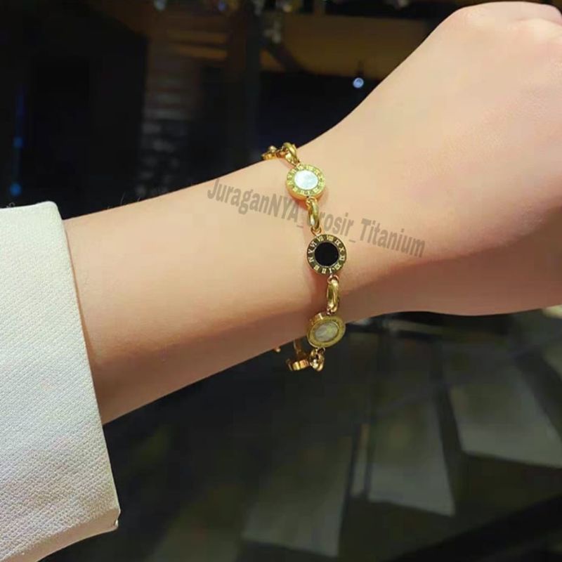 Gelang Titanium Dua Warna Logo Trendy Perhiasan emas Anti karat&amp;ganti Karat