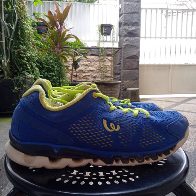 SEPATU SNEAKERS PROSPECS