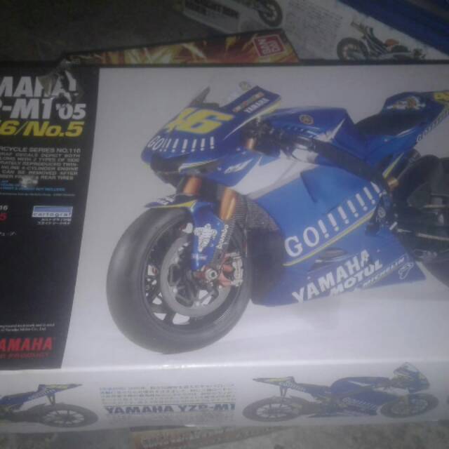 TAMIYA MODEL KIT 1/12 MOTOGP YZR M1 2005