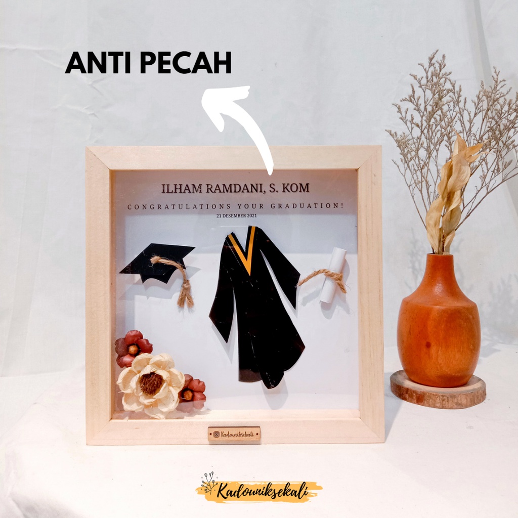 Gifbox Graduations Kadiunuksekali - Kado Wisuda Rustic