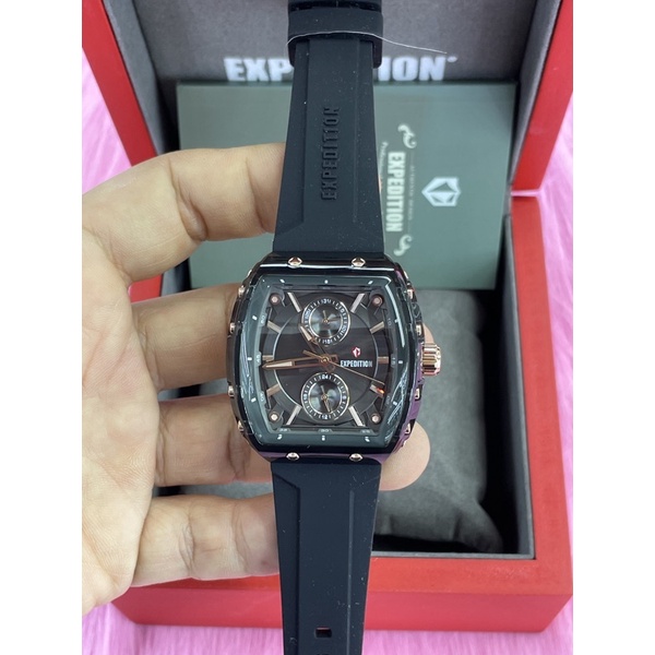 expedition e6814m wanita hitam