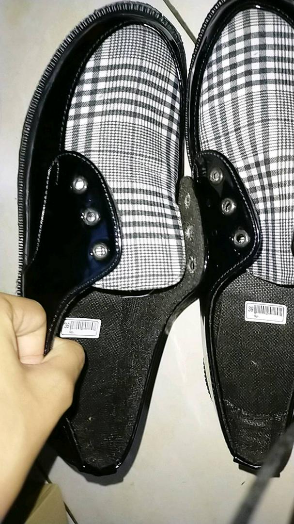 Sepatu Wanita Premium Tali Kasual Style Korea / Sepatu Black Glosy Variasi Kotak 099