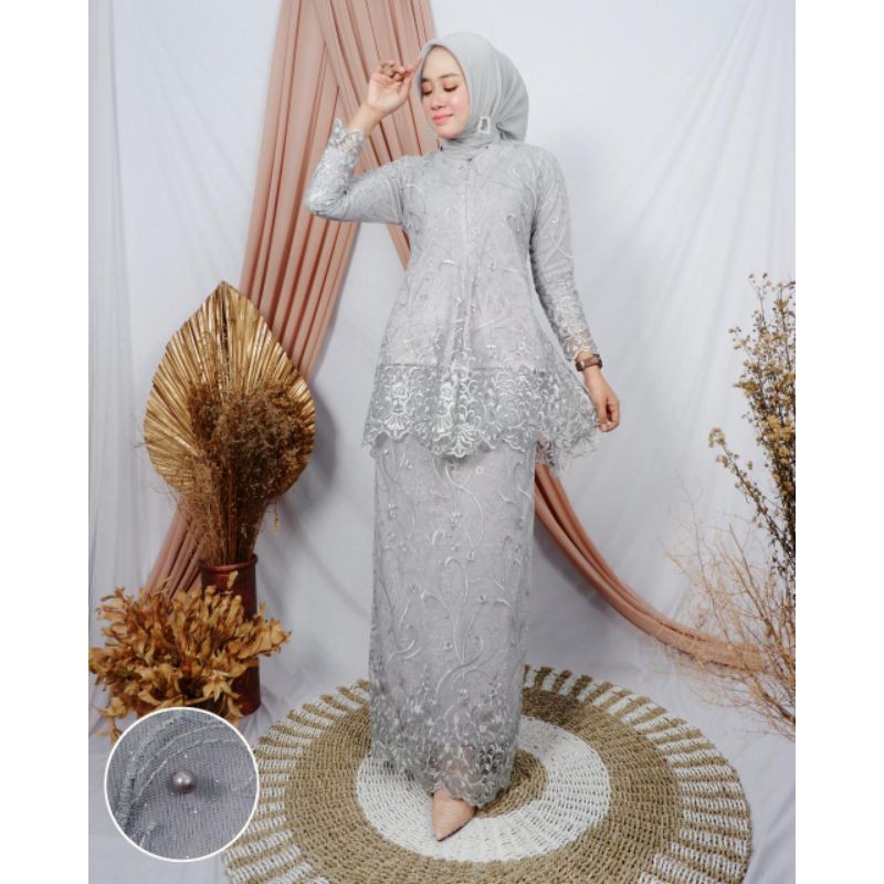 SETELAN KEBAYA TILLE MAURI ~ KEBAYA TILLE WISUDA ~ KEBAYA TILLE MODERN ~ KEBAYA TILLE PESTA-SILVER