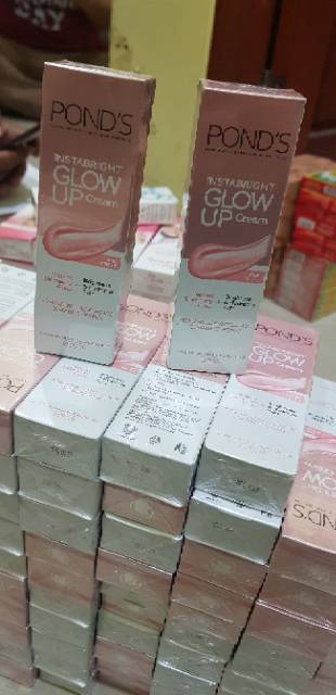 pond's Glow Up Instabright moisturizer cream pink 20gr (pink crush)