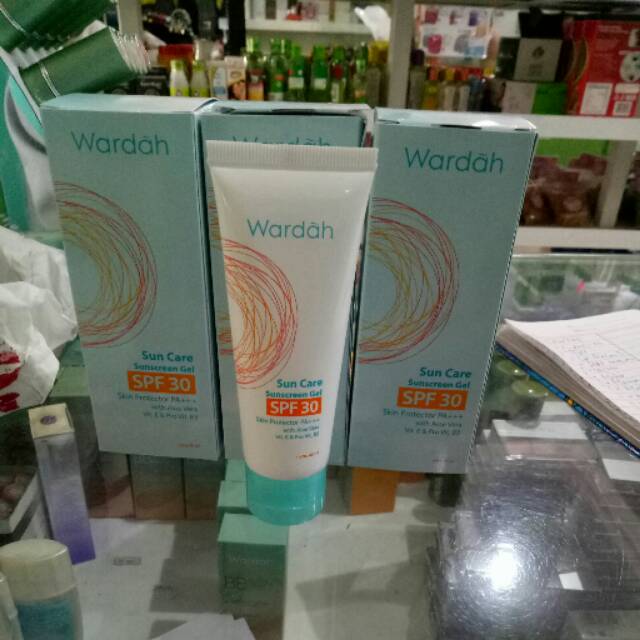 Wardah suncreen gel spf 30 PA+++
