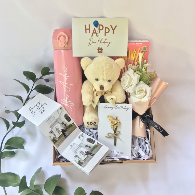 

Kado Ulang Tahun / Kado Ulang Tahun Cewek /Kado Anniversary / Kado Wisuda / Hampers / Hampers Ulang Tahun / Kado