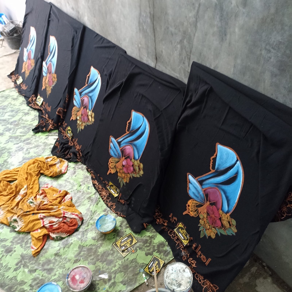 SARUNG CEWEK LUKIS MBAK SANTRI UKURAN BESAR bahan rayon halus dan adem