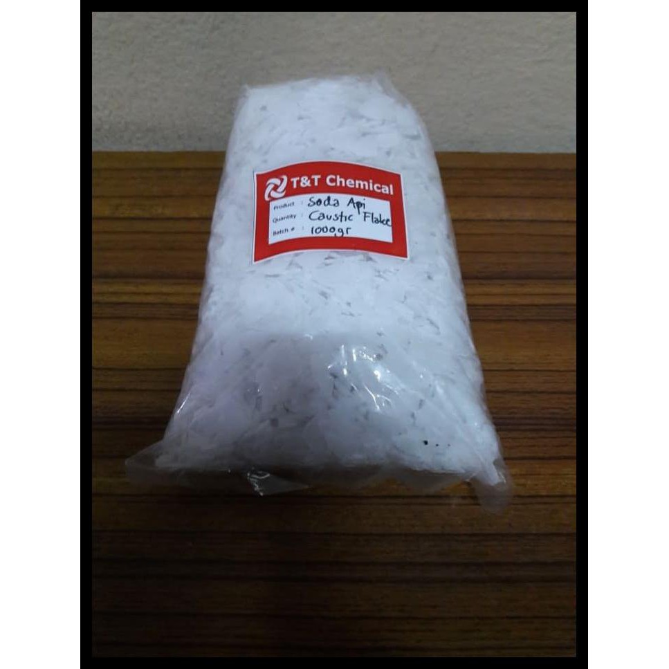 

CAUSTIC SODA FLAKE 98% /SODA API 1000GR