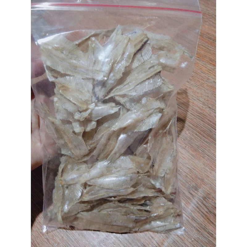 

Ikan asin kerupuk/ pakang tawar