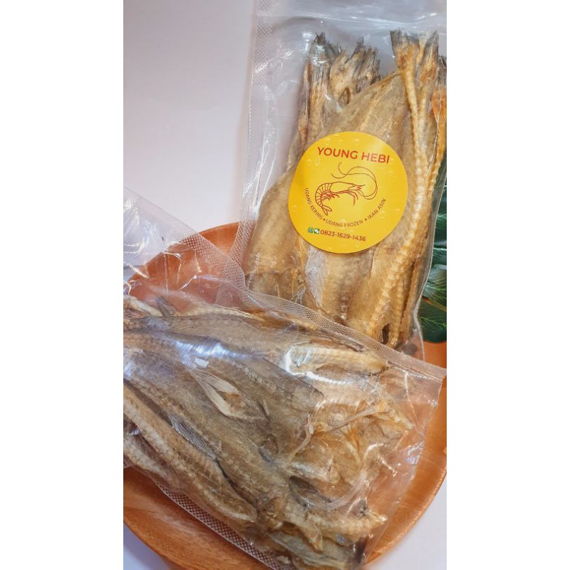 

[Young Hebi] Ikan Asin Tipis Jambrong 100 gram / Ikan asin Siting Pin / Ikan Asin Bagansiapi api / Siting fillet belah Bagan Enak TERMURAH