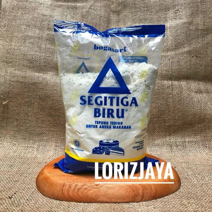 

cs01477 Tepung Terigu Segitiga Biru 1Kg Kemasan Ekonomis Da01D100