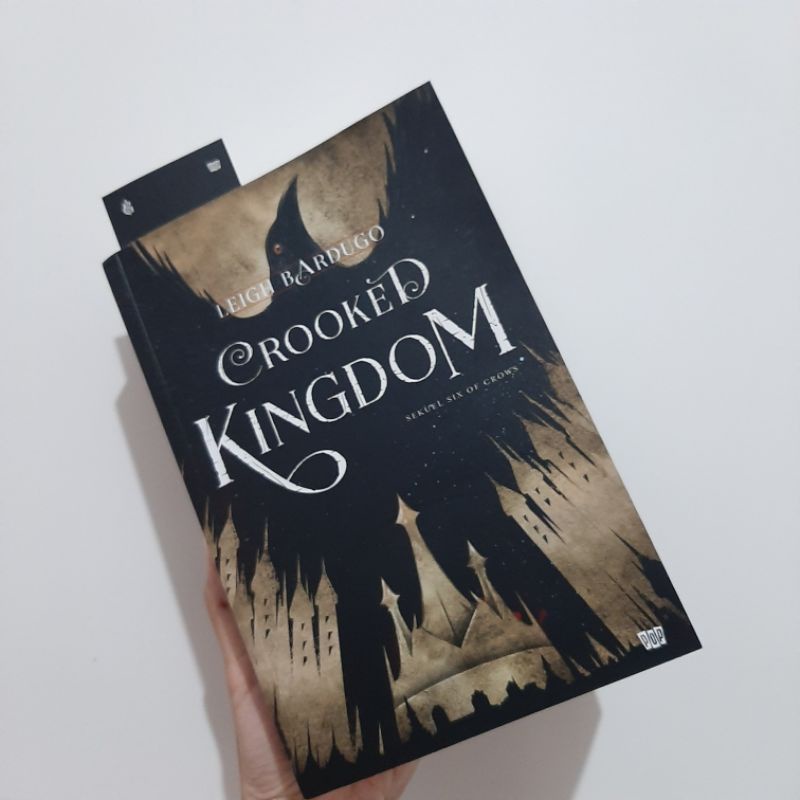 CROOKED KINGDOM - LEIGH BARDUGO (PRELOVED)