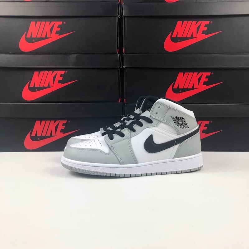 Air Jordan 1 Mid Light Smoke Grey
