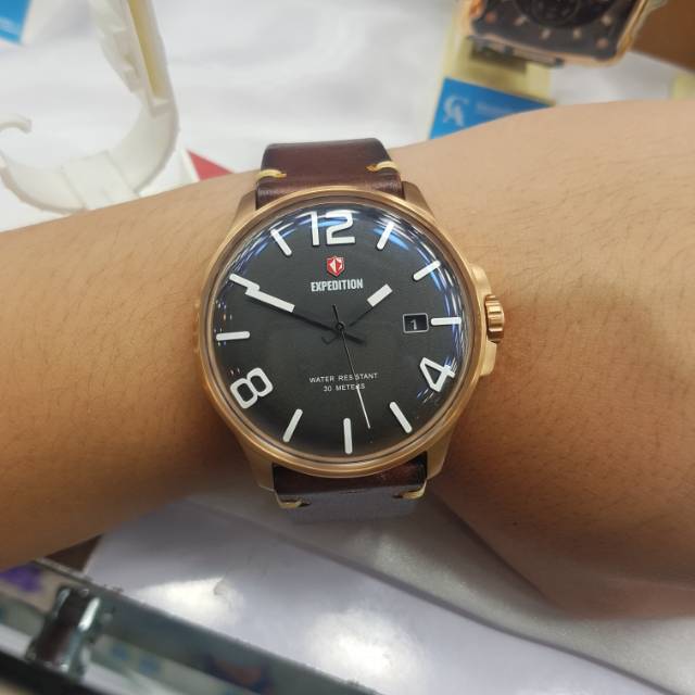 Expedition E6789M Kuli Coklat Body Gold