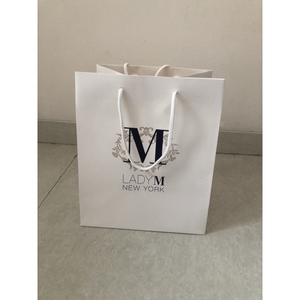 

paperbag/paper bag/tas kertas/bungkus kado Lady M