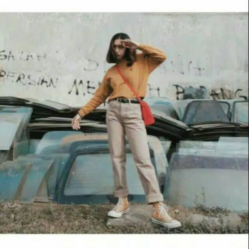 Boyfriend Celana Jeans Wanita Boyfriend Bahan Jeans Tebal Cobra Model Pakai Warna Cream Ukuran 27-28