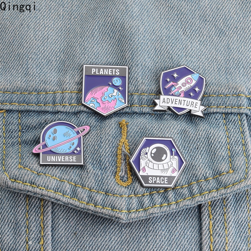 Bros Pin Enamel Desain Planet Astronot Roket Luar Angkasa Untuk Anak