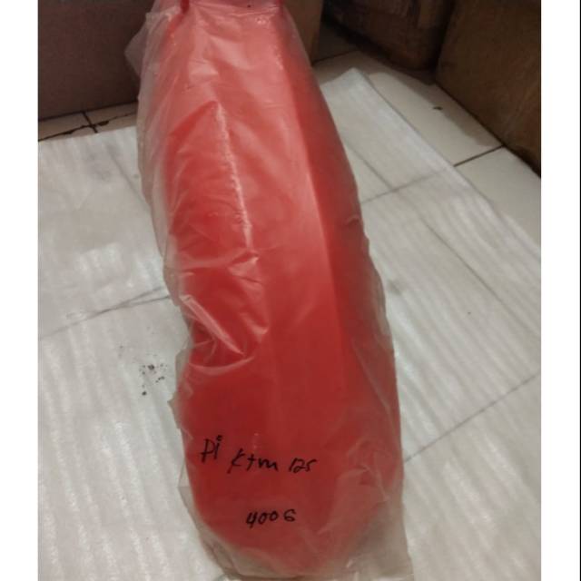 Spakbor Depan KTM, ada warna  merah, oren, hijau, biru, putih, hitam,kuning