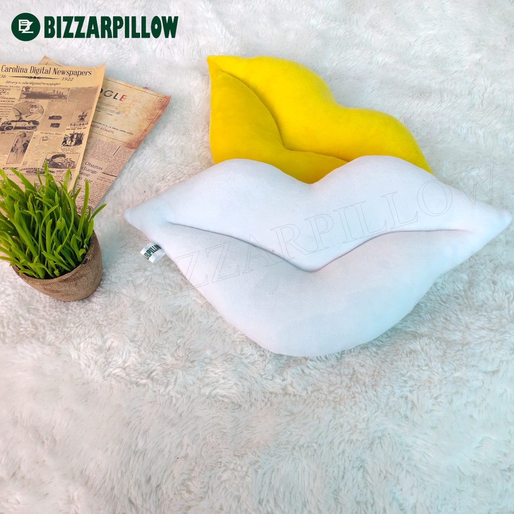 Bizzarpillow Bantal Bibir Size S BZ186