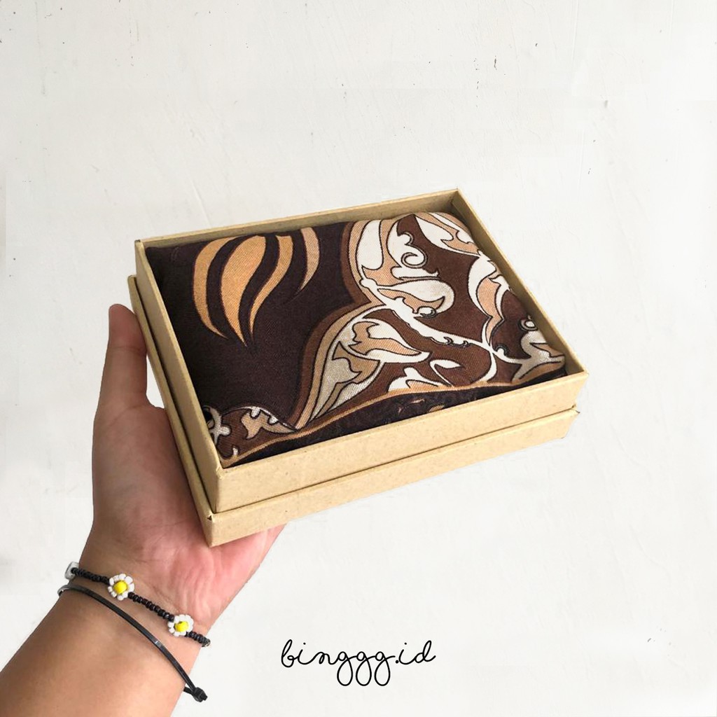 

[CUSTOM] Kotak Kado Hampers Hard Box Isi untuk Hijab Kerudung Warna Cokelat Ukuran 15 x 11,5 x 4