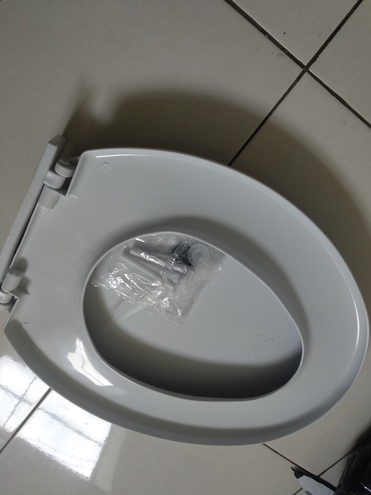 Tutup Closet Tcehplas Putih / Model Toto