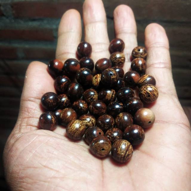 Butiran tasbih dan gelang kayu stigi hitam 10pcs 10mm