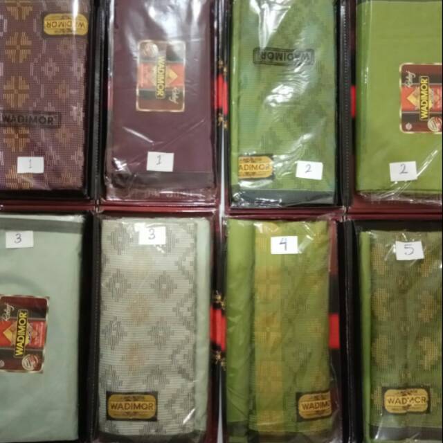 Sarung wadimor motif relief